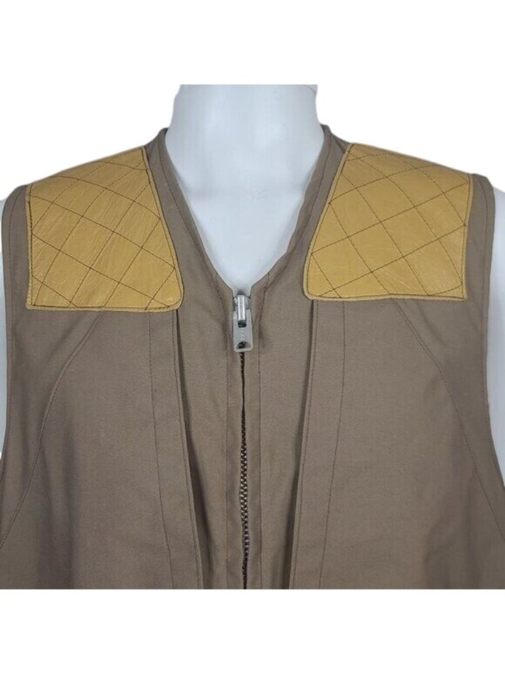 Vintage 10X Sportsmen's Fishing and Hunting Vest, Size 44.
